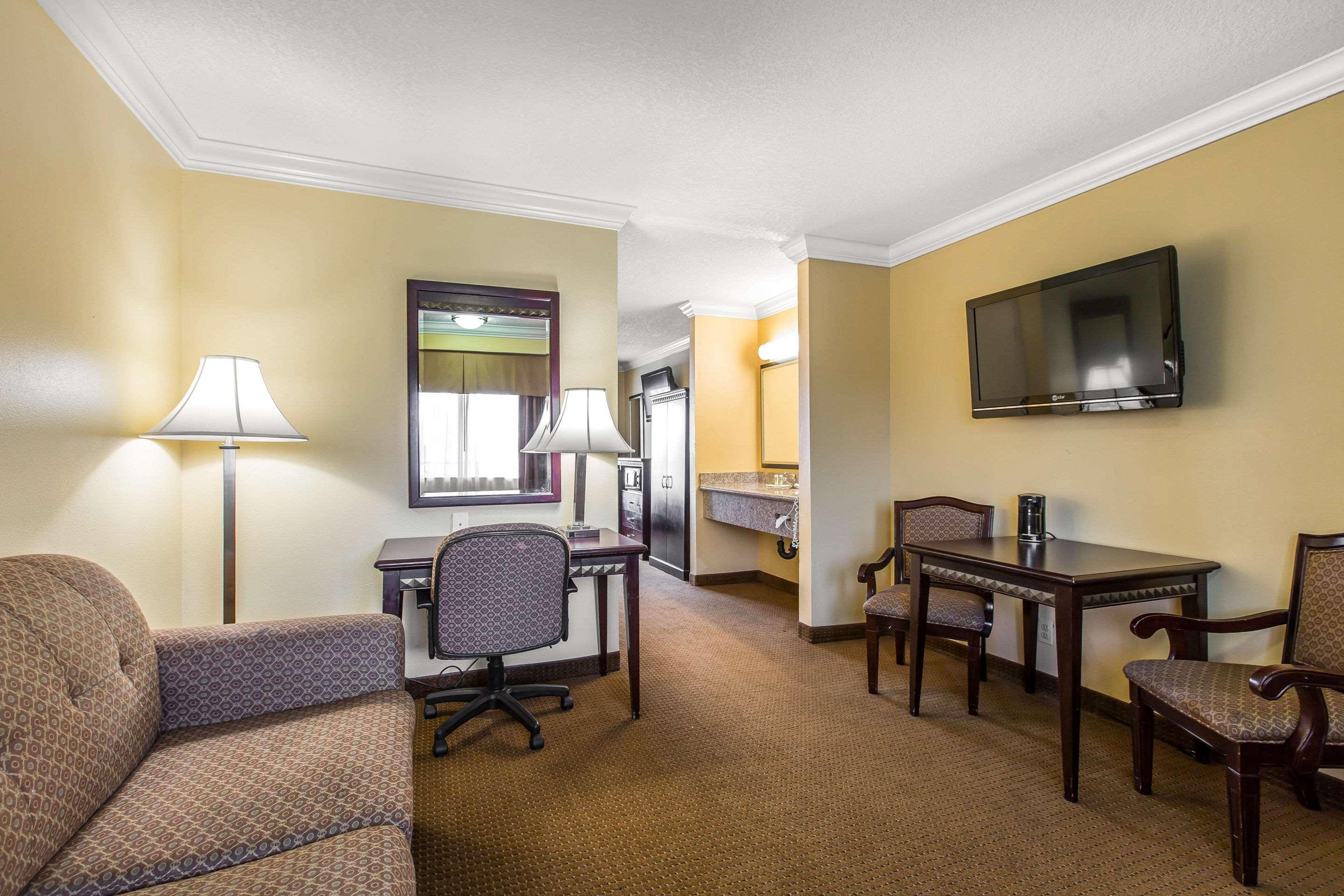 Quality Inn & Suites Bell Gardens-Los Angeles المظهر الخارجي الصورة